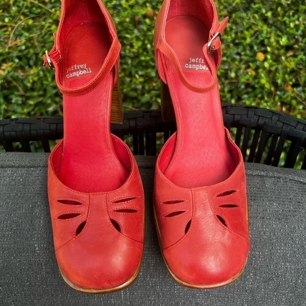 โถ๏ธ Jeffrey Campbellโ๏ธ Star Man Pump Size 10 Red - Picture 8 of 17